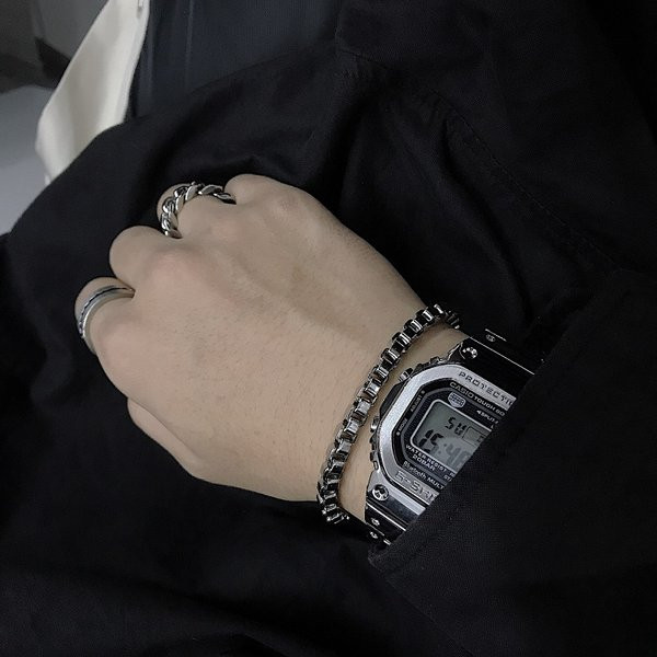 Férfi karkötő retro modell acélból