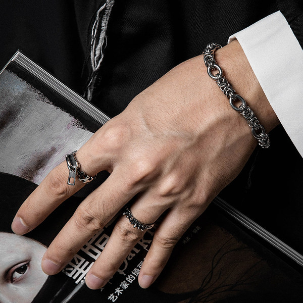 Tērauda vīriešu rokassprādze sudraba krāsā