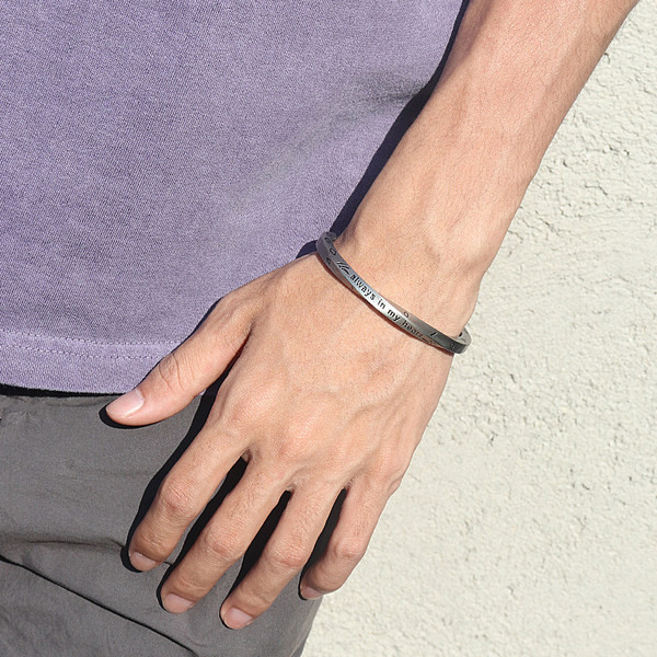 Alkalmi férfi karkötő mintával