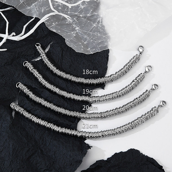 Vīriešu rokassprādze no titāna tērauda sudraba krāsā