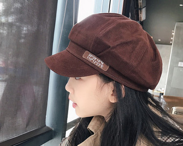 Gyerek sapka logóval lányoknak