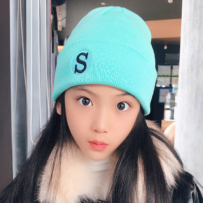 Bērnu ziemas cepure ar izšuvumu meitenēm