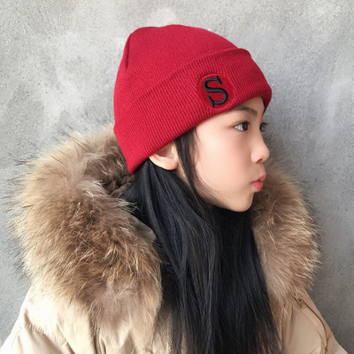 Bērnu ziemas cepure ar izšuvumu meitenēm