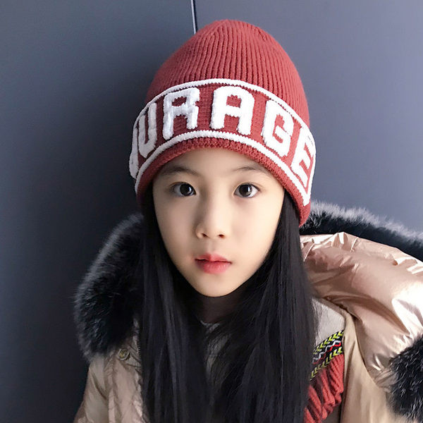 Bērnu ikdienas cepure ar izšuvumu