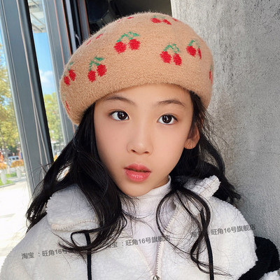 Ziemas beretes cepure ar izšūtiem burtiem meitenēm