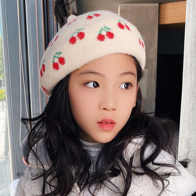 Ziemas beretes cepure ar izšūtiem burtiem meitenēm