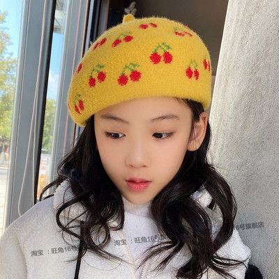 Ziemas beretes cepure ar izšūtiem burtiem meitenēm