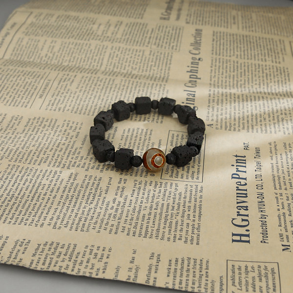 Retro modell férfi karkötő gyöngyökkel