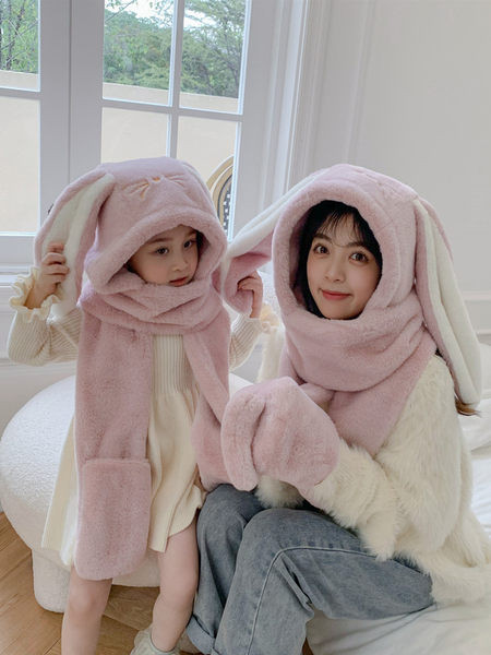 Gyermek sapka sállal