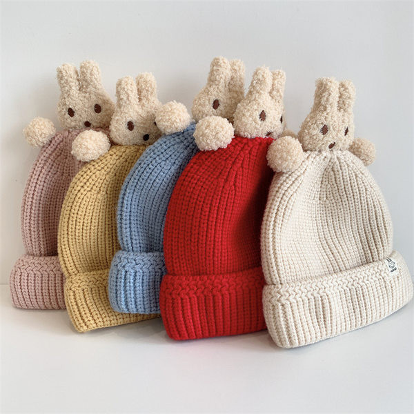 Gyermek kötött sapka 3D nyúl elemmel