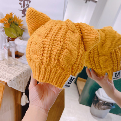 Adīta cepure ar 3D elementu meitenēm