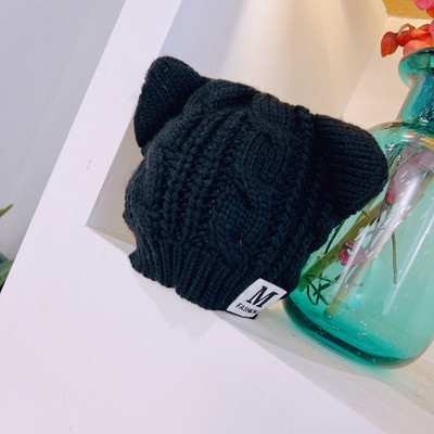 Adīta cepure ar 3D elementu meitenēm