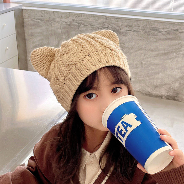 Adīta cepure ar 3D elementu meitenēm