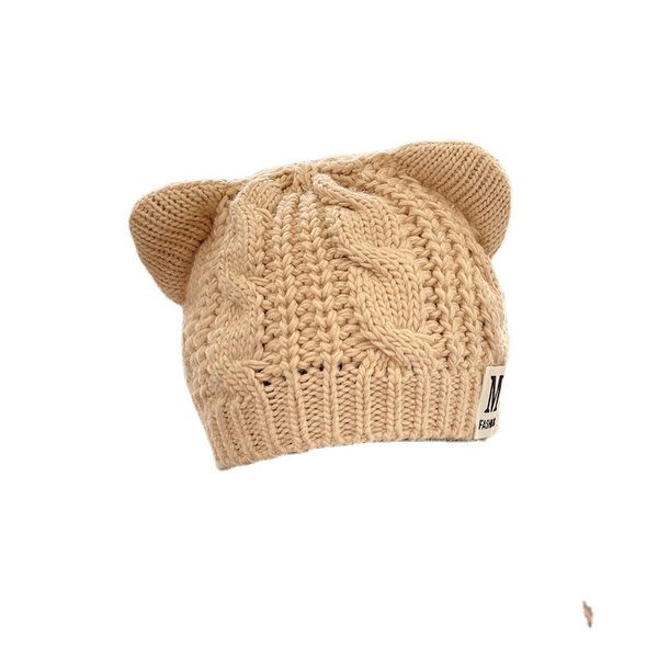 Adīta cepure ar 3D elementu meitenēm