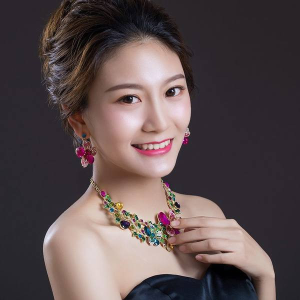 Női ékszer szett virágmotívumokkal