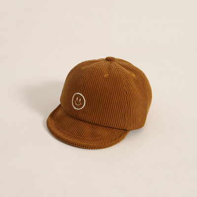 Παιδικό καπέλο ριγέ με γείσο και κέντημα