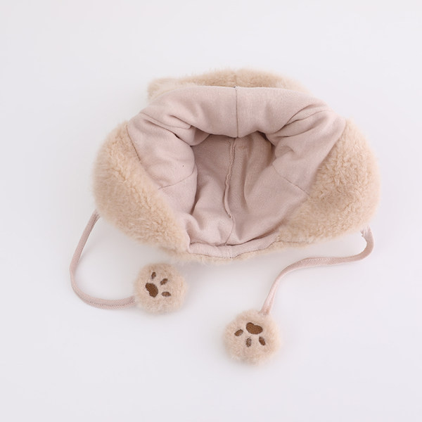 Gyermek sapka bolyhos és fűzős