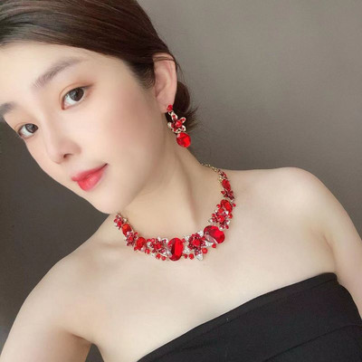 Női fülbevaló és nyaklánc szett három színben