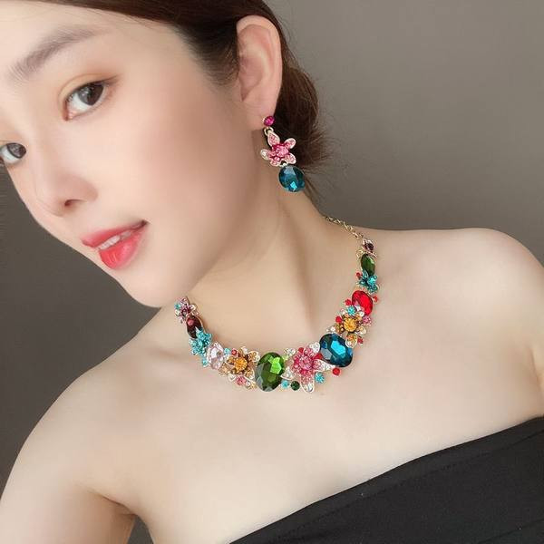 Női fülbevaló és nyaklánc szett három színben