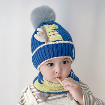 Детски плетен комплект с бродерия -шапка и шал