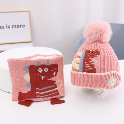 Gyermek kötött szett hímzéssel - sapka és sál