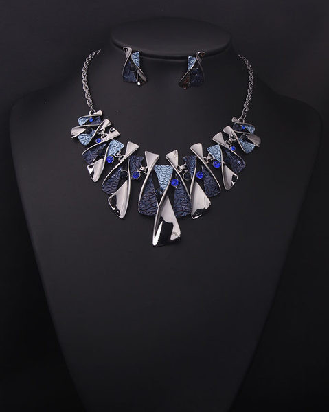 Ženski dvodijelni set - ogrlica sa kamenčićima u boji i naušnice