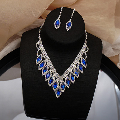 Női ékszer szett fülbevaló és nyaklánc kövekkel