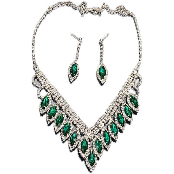 Női ékszer szett fülbevaló és nyaklánc kövekkel