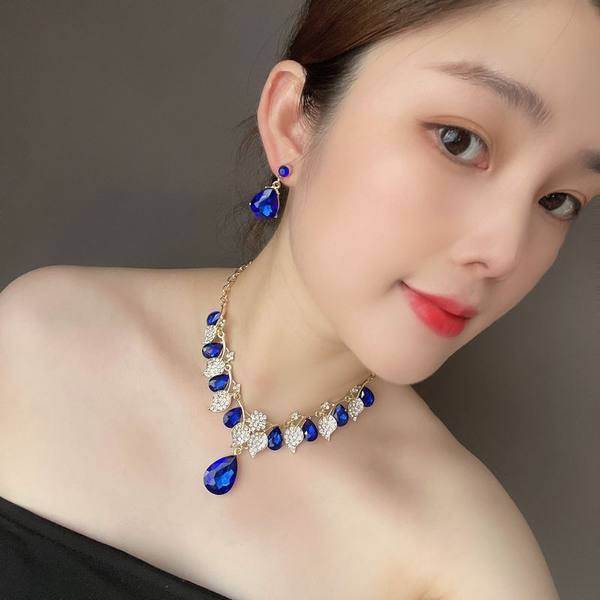 Elegants sieviešu rotu komplekts