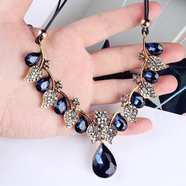 Elegants sieviešu rotu komplekts