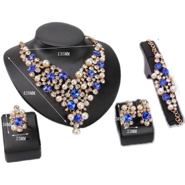 Elegants sieviešu pērļu komplekts
