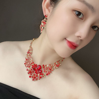 Ženska svečana ogrlica i set naušnica s kamenjem