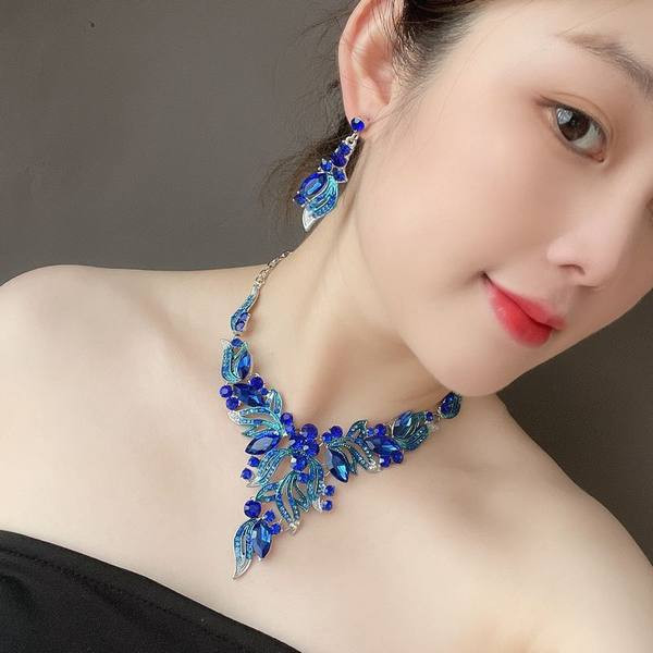 Γυναικείο κολιέ δύο τεμαχίων και σκουλαρίκια σετ με πέτρες