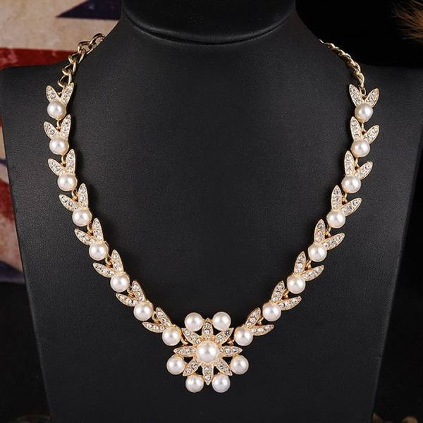 Ženski set s ukrasnim perlicama