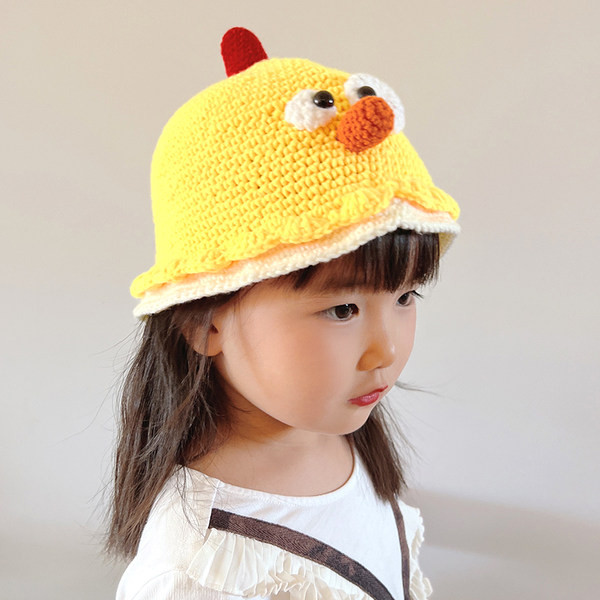 Ziemas adīta cepure ar 3D elementu