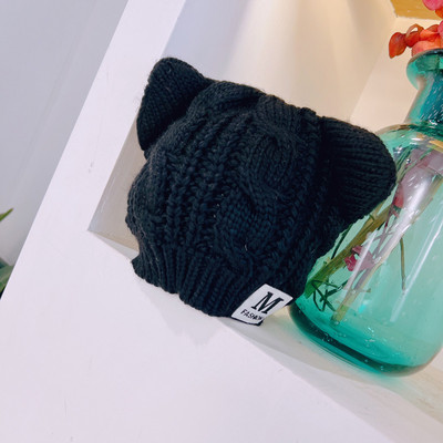 Детска плетена шапка