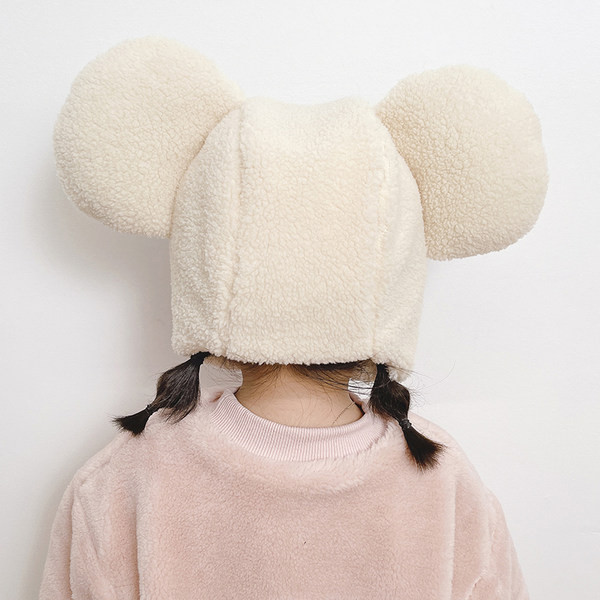 Pufīga bērnu cepure ar 3D elementu meitenēm