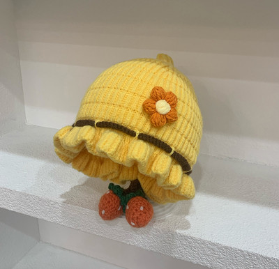 Gyerek téli sapka alkalmi virágmintával