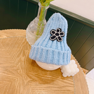 Kötött sapka 3D virág elemmel lányoknak