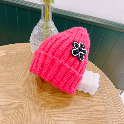 Kötött sapka 3D virág elemmel lányoknak