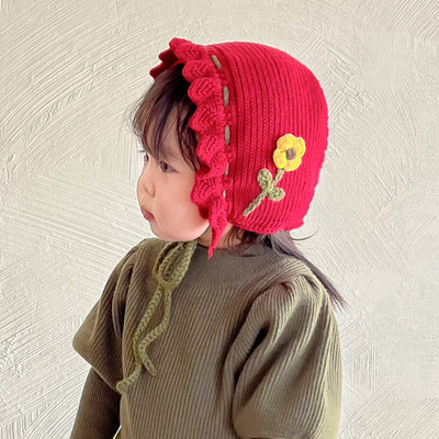 Bērnu cepure meitenei ar ziedu motīviem