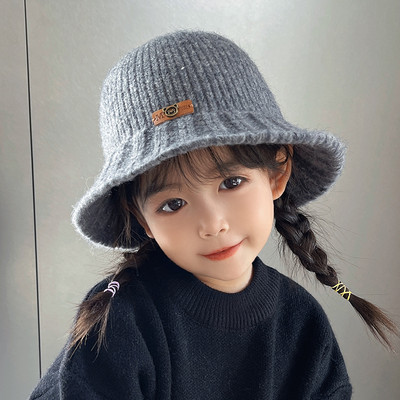 Modna dječja kapa s logom za djevojčice