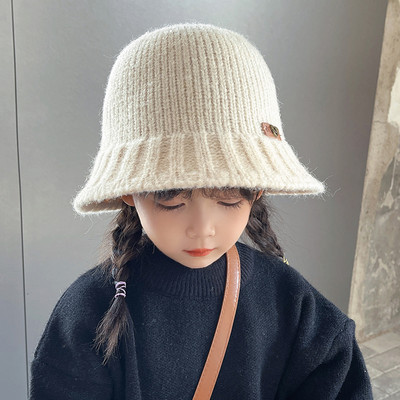 Modna dječja kapa s logom za djevojčice