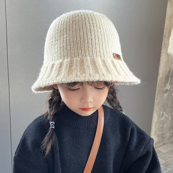 Modna dječja kapa s logom za djevojčice