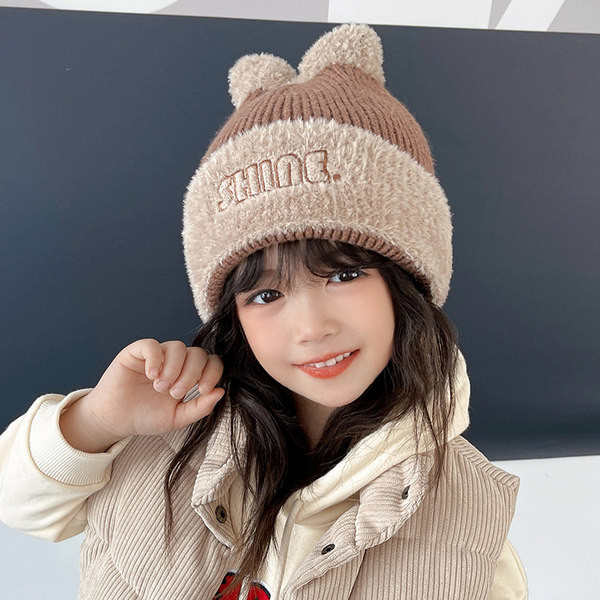 Παιδικό casual καπέλο για κορίτσια με επιγραφή