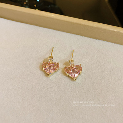 Elegáns női szett kövekkel díszített nyakláncból, gyűrűből és fülbevalóból