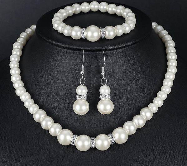 Sieviešu formāla pērļu kaklarota, rokassprādze un auskaru komplekts