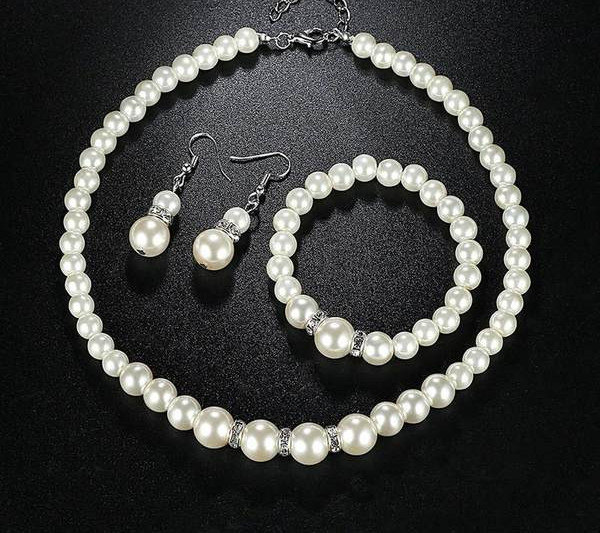 Sieviešu formāla pērļu kaklarota, rokassprādze un auskaru komplekts