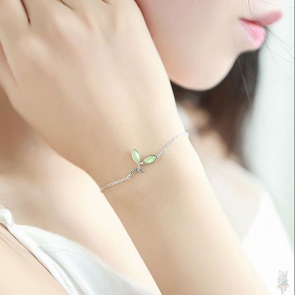 Ikdienas sieviešu komplekts ar kaklarotu, auskariem, rokassprādzi un gredzenu ar akmeņiem