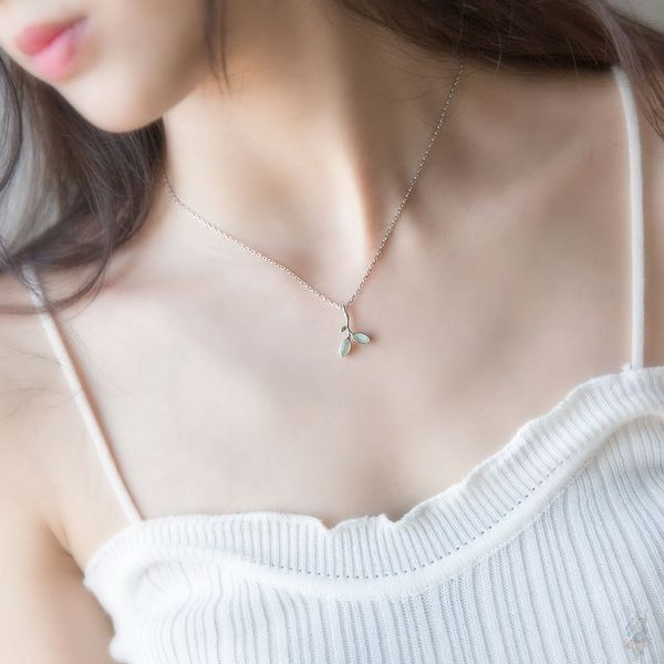 Ikdienas sieviešu komplekts ar kaklarotu, auskariem, rokassprādzi un gredzenu ar akmeņiem